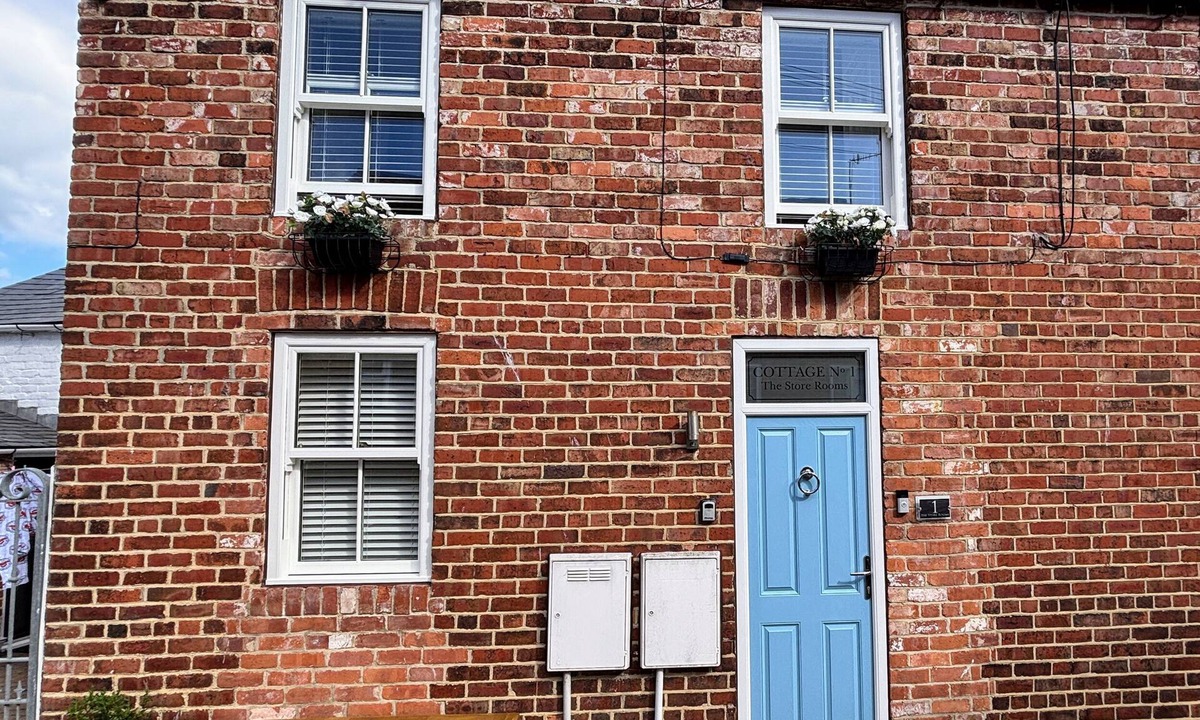 West Cliff Cottage | THE STORE ROOMS, pet friendly, country holiday cottage in Whitby