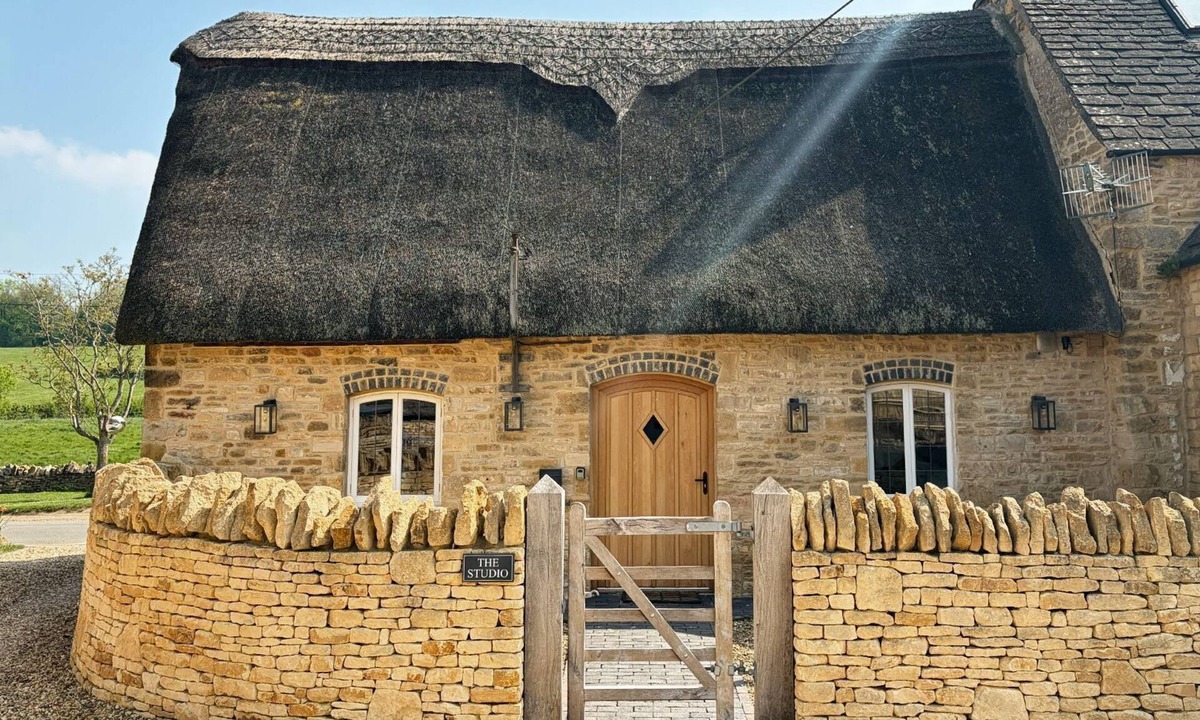 Chipping Campden Cottage | The Studio Cottage - pet friendly in Broad Campden near Chipping Campden