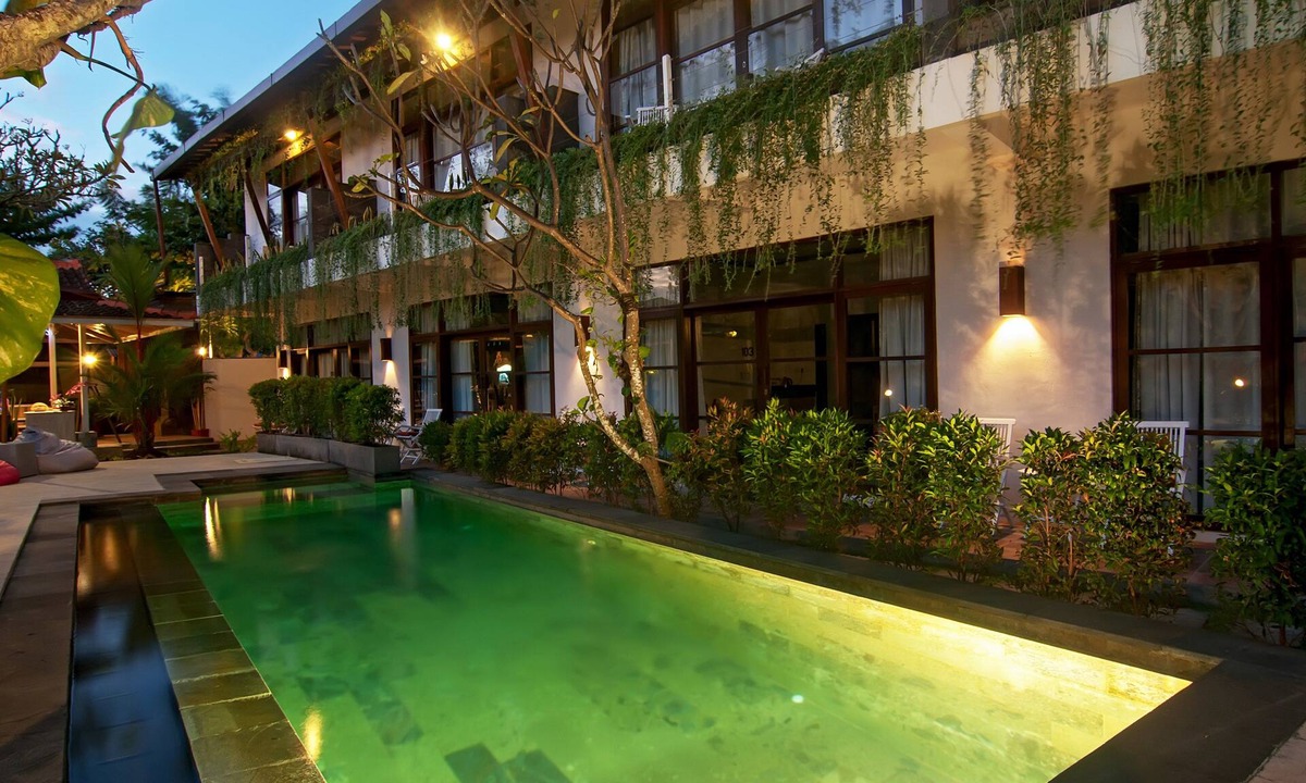 Sunset Road Hotel | The Studio