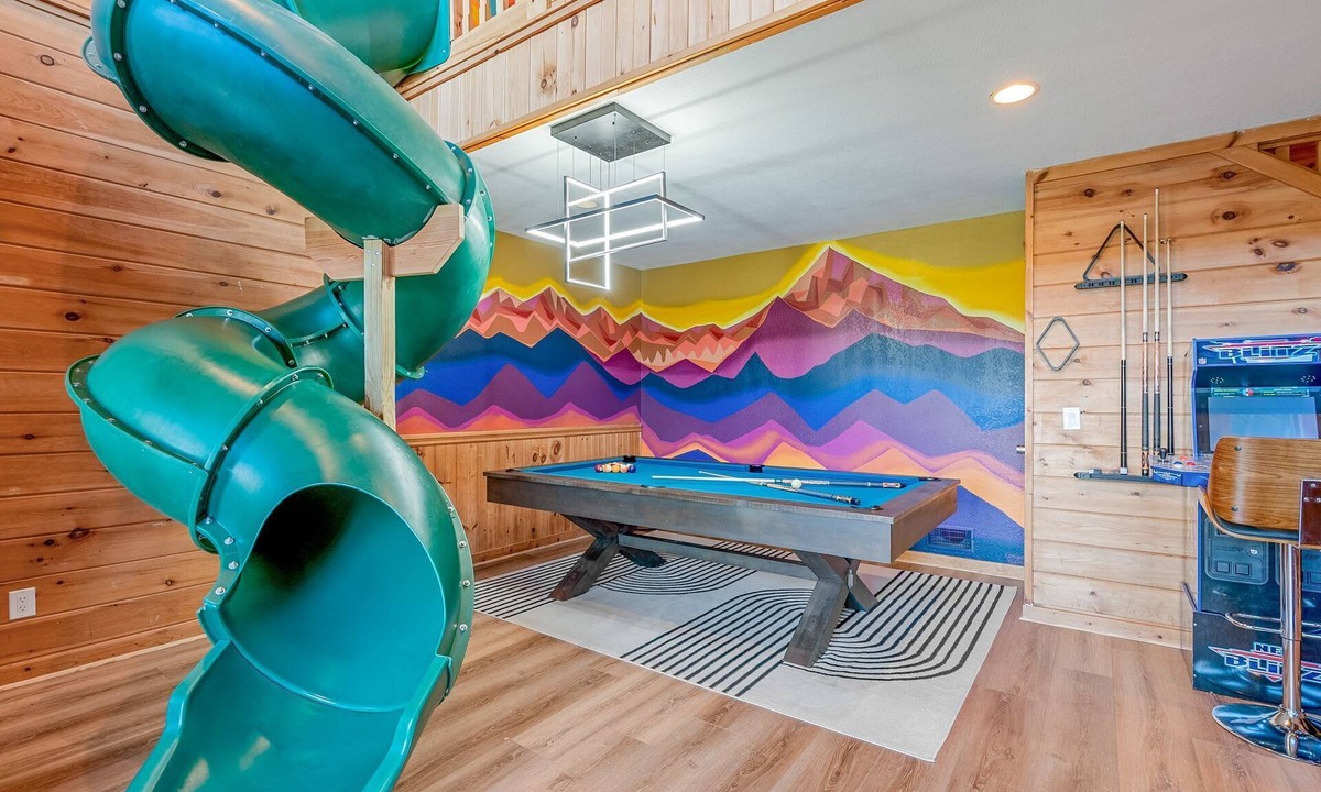 Wolf Laurel Cabin | The Summit