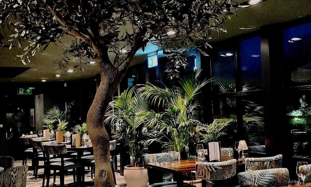 Muxton Hotel | The Sutherland