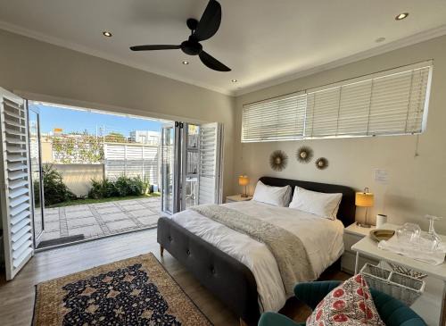 Flamingo Vlei Apartment | The Tableview Garden Room
