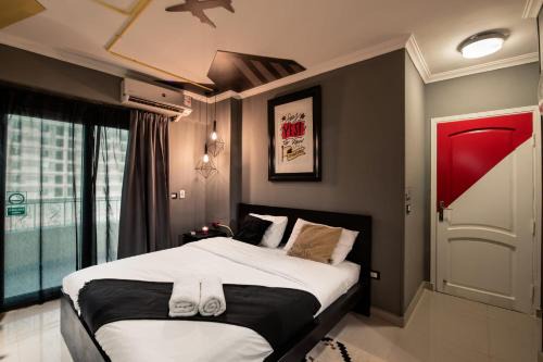 Heliopolis Apartment | The Terminal 2 Stay - Steps From Nightlife and Airport