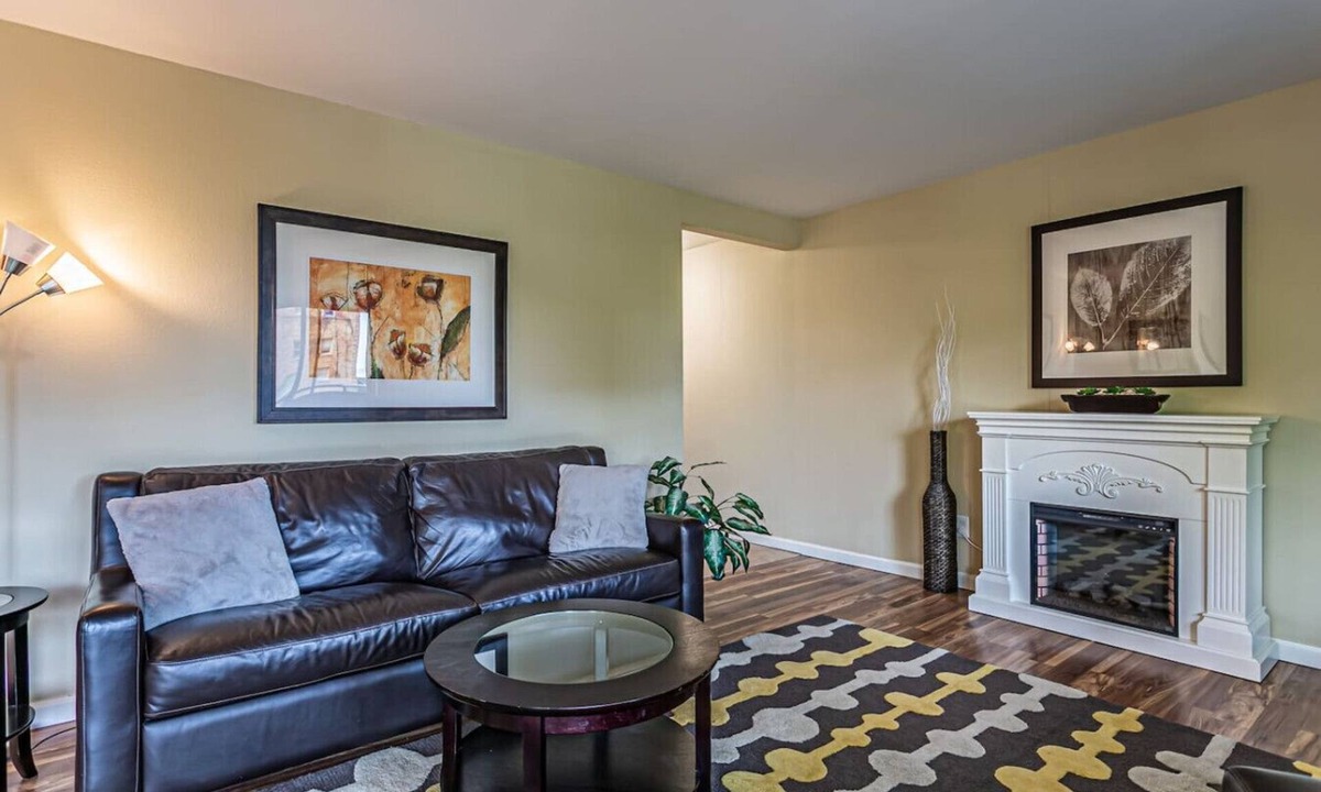 North End Condo | the Terrace, Best Area Jacuzzi Bathtub 2 baths, WD