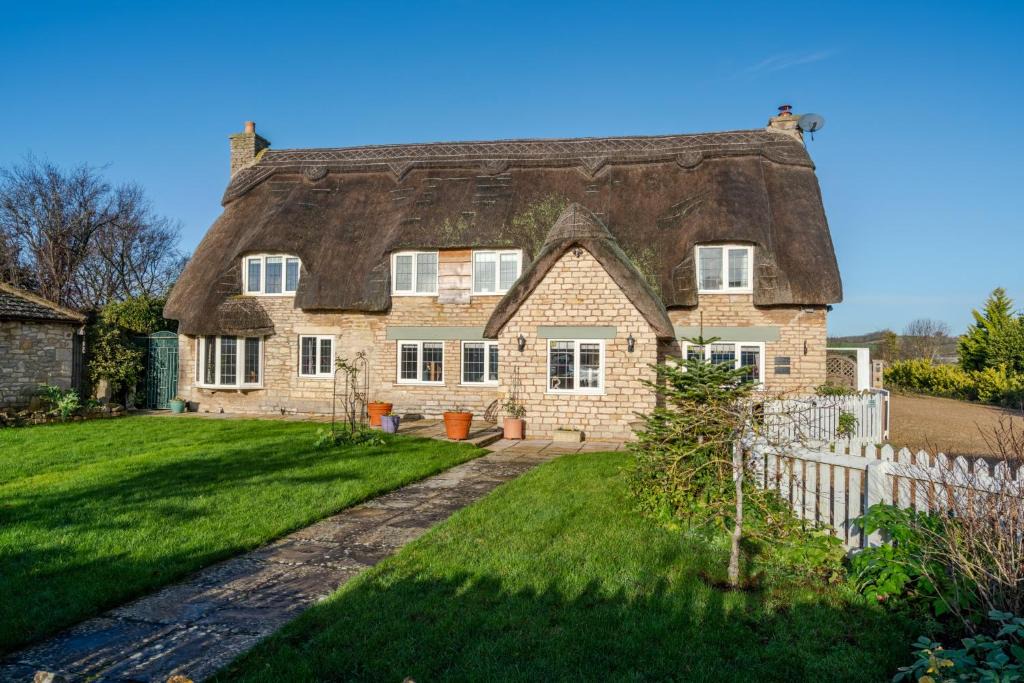 Gotherington House | The Thatch House