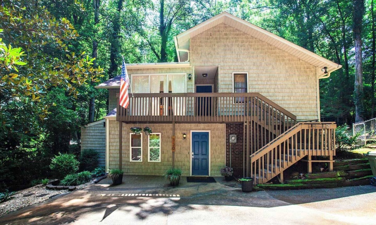 Clemson House | The Tiger's Den - Walk to downtown Clemson!