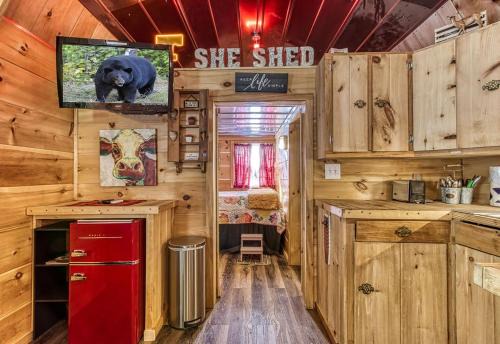 Sevierville House | The Tiny Barn, 560 FREE tickets each paid day