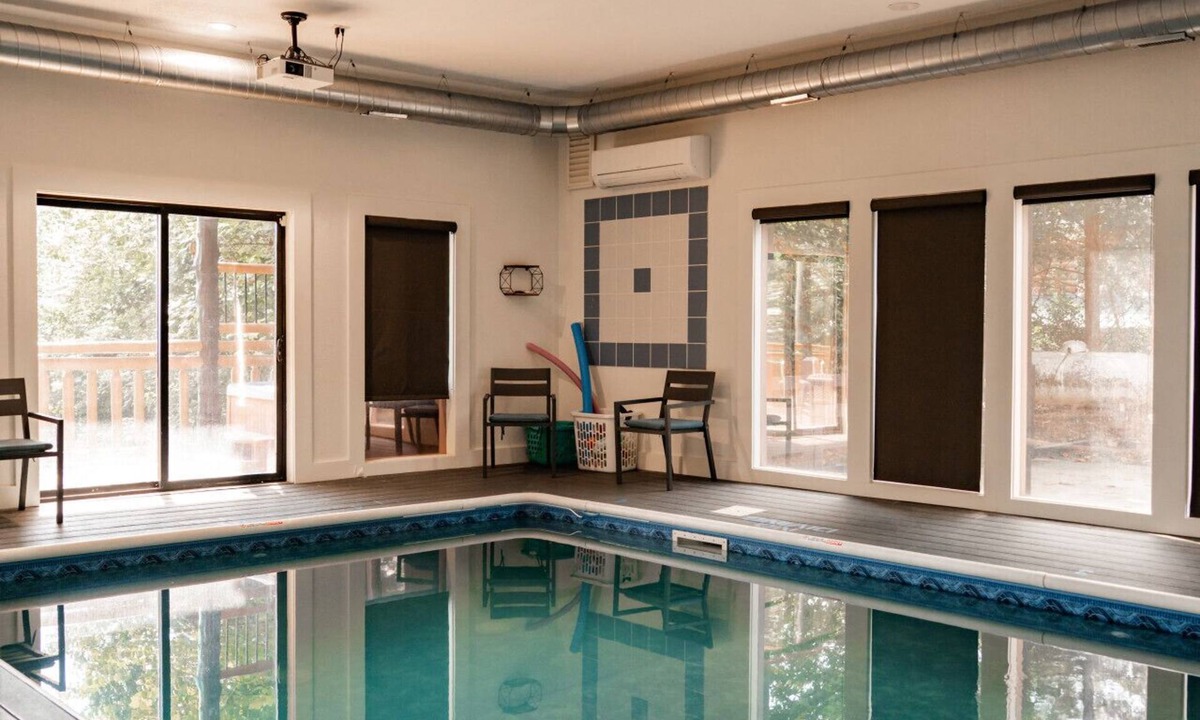 Pittman Center Cabin | The Treasure Of Tennessee: View, 2 Hot Tubs, Pool!