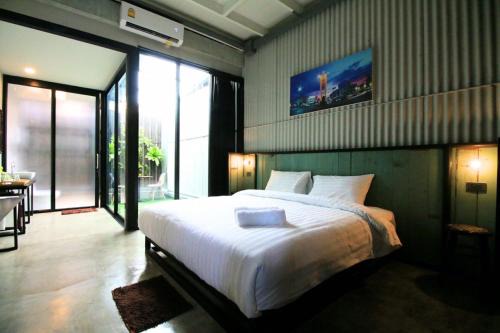 Trang Hostel | THE TREE Sleep and Space