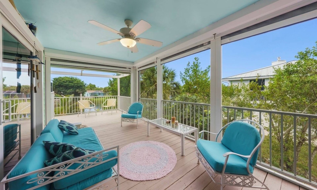 East Rocks House | The Turtle Nest: Charming Pool Home in East Rocks!