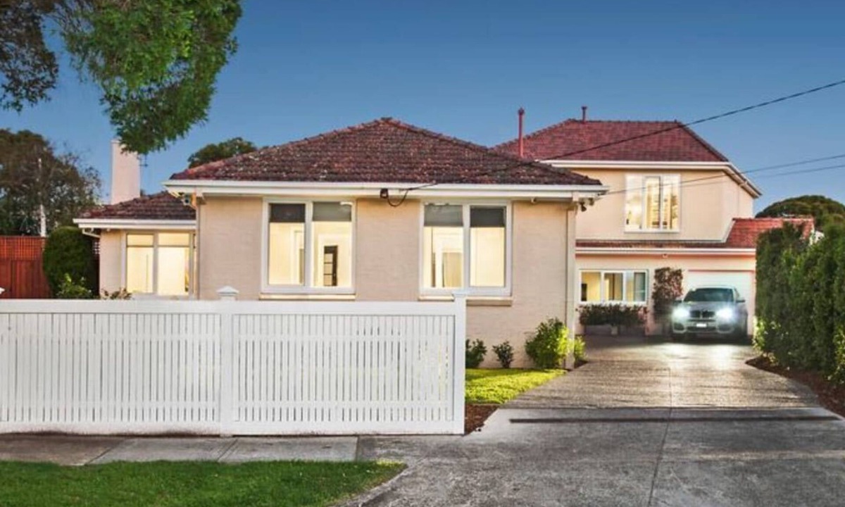 Hampton House | The ultimate Bayside lifestyle entertainer with adaptable accommodation.