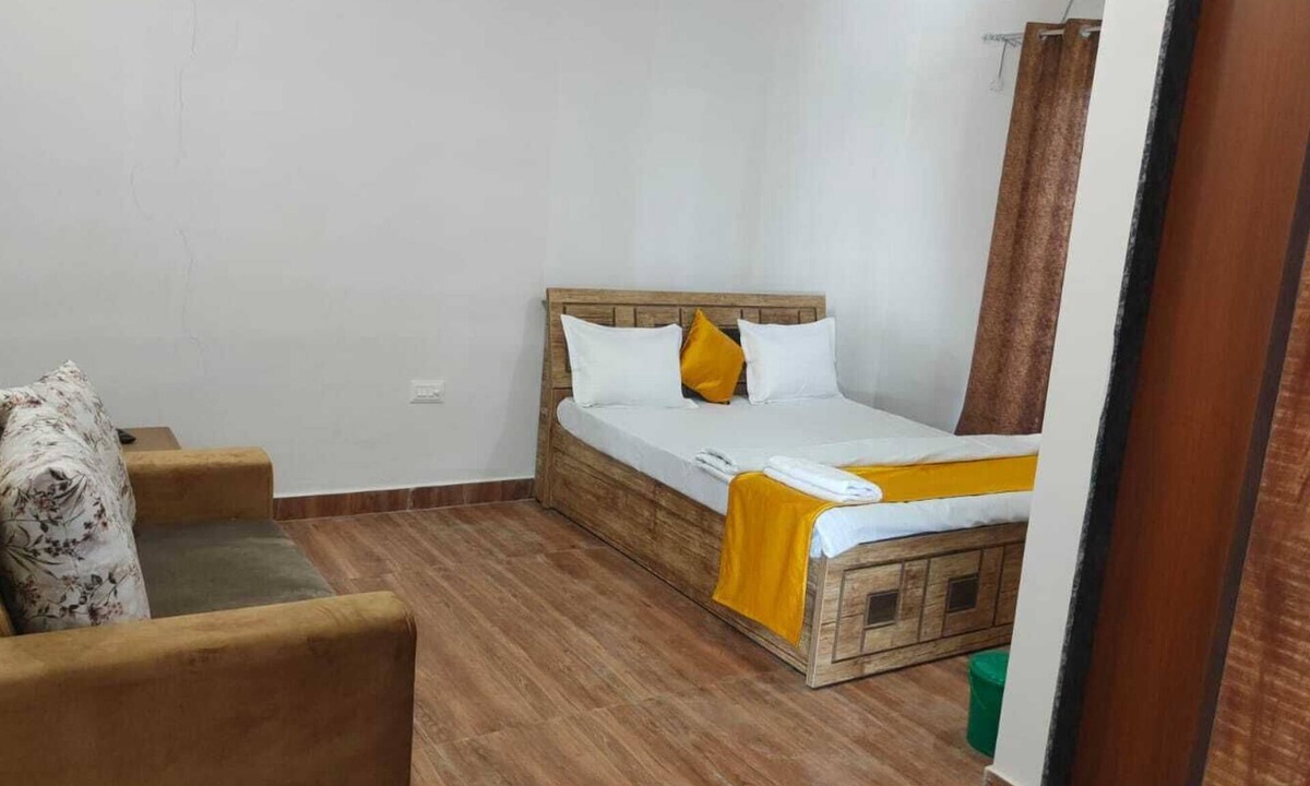 Kolar Road Hotel | The user's input "the will show up in search and of the top of the