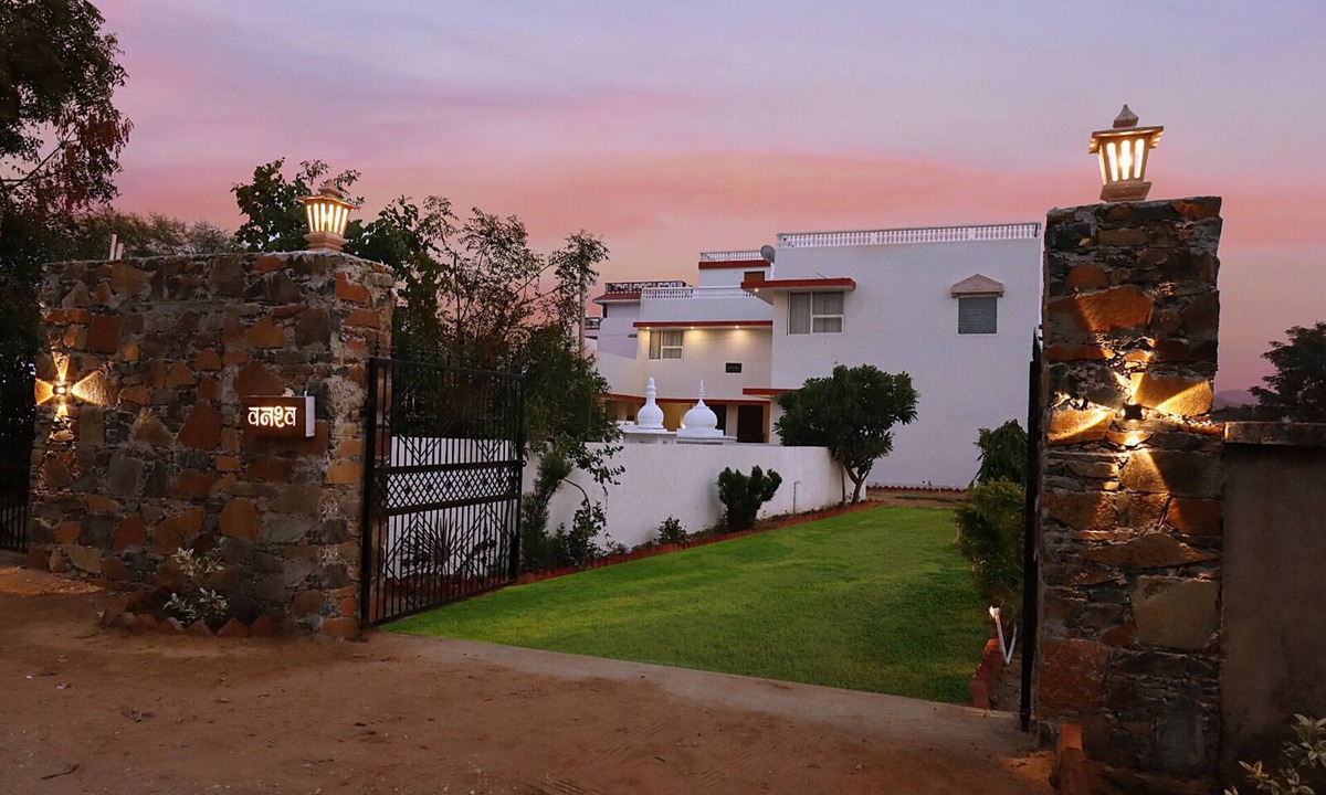 Sariska Hotel | The Vanashv