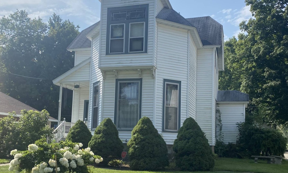 Cassopolis House | The Victorian Charm
