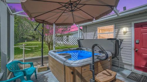 Alhambra House | The Village Cottage with Hot Tub