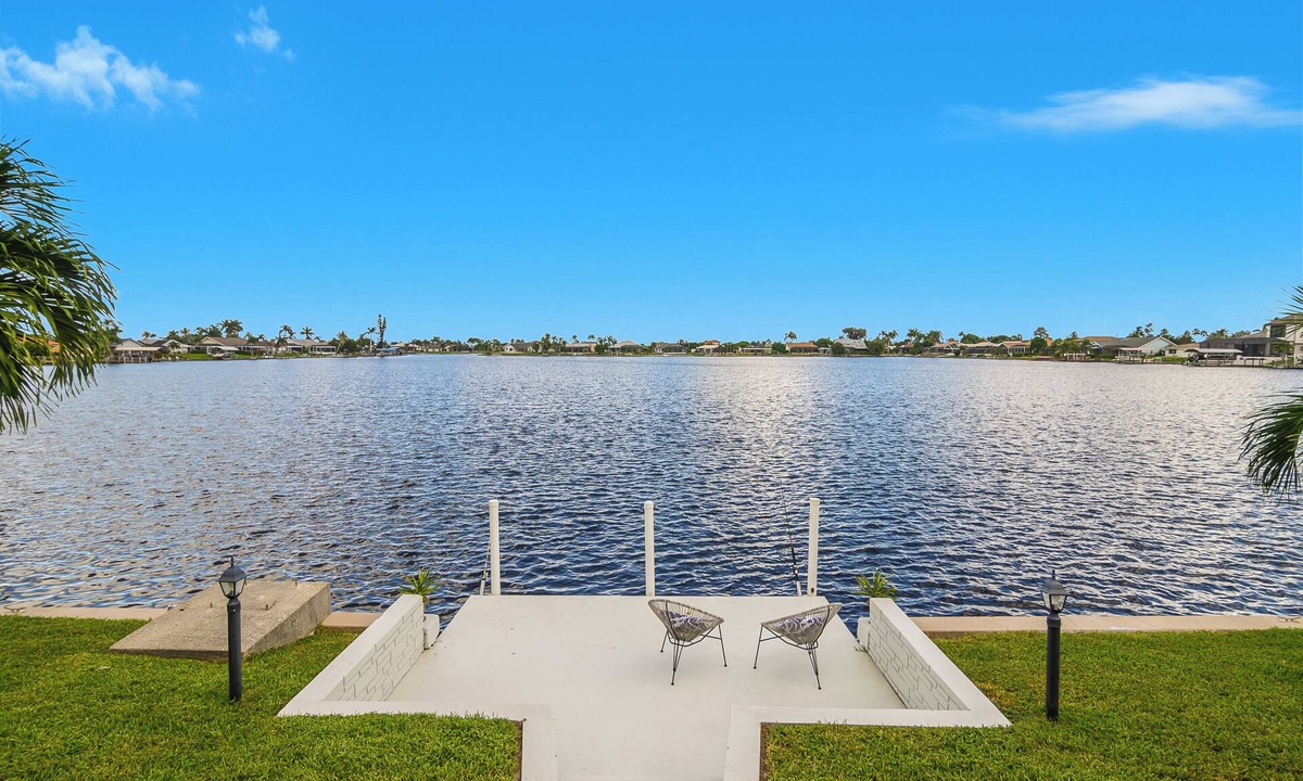 Eight Lakes House | The Waterfront Fishing Retreat – Luxury Water Views Private Dock