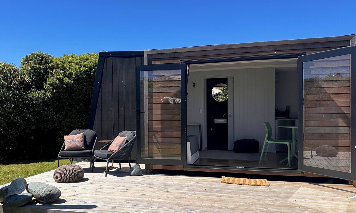Hokitika Apartment | The Wee Snug - A Tiny Home with a Big Heart