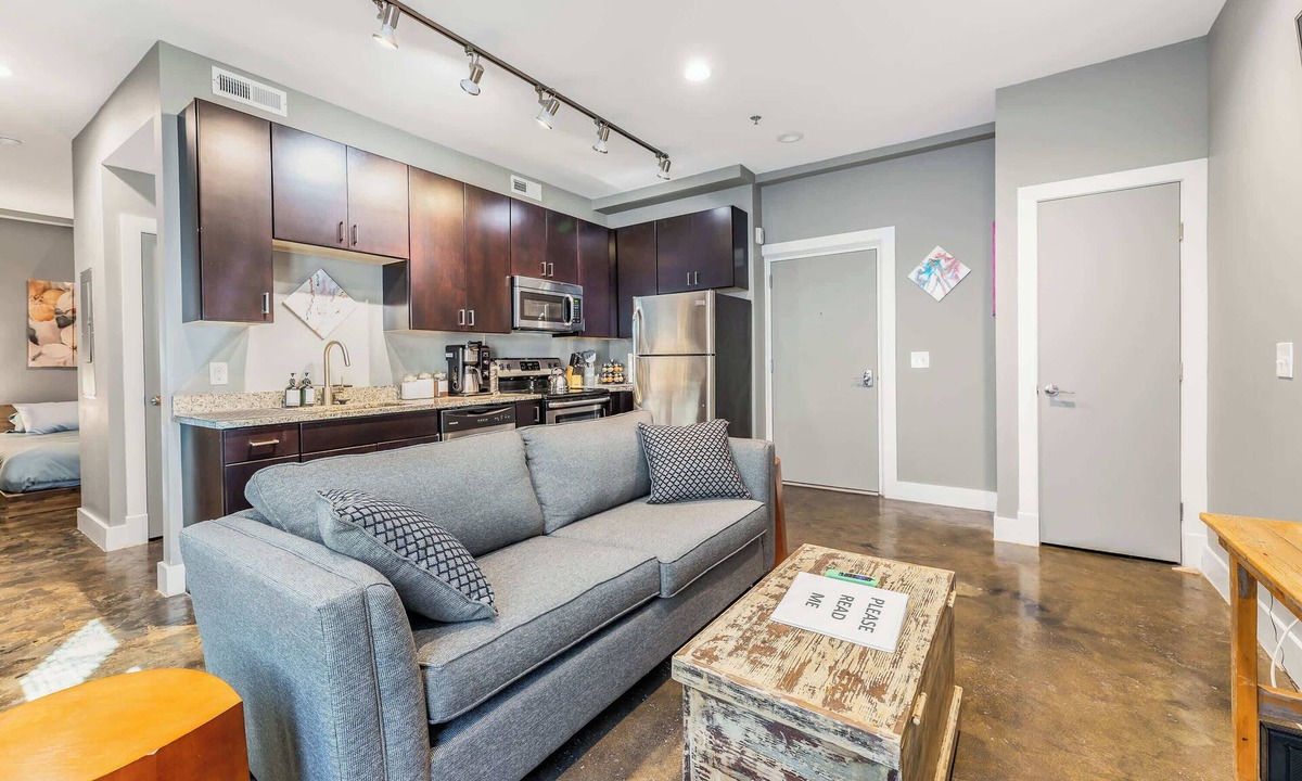 Roanoke Apartment | The West End Flats