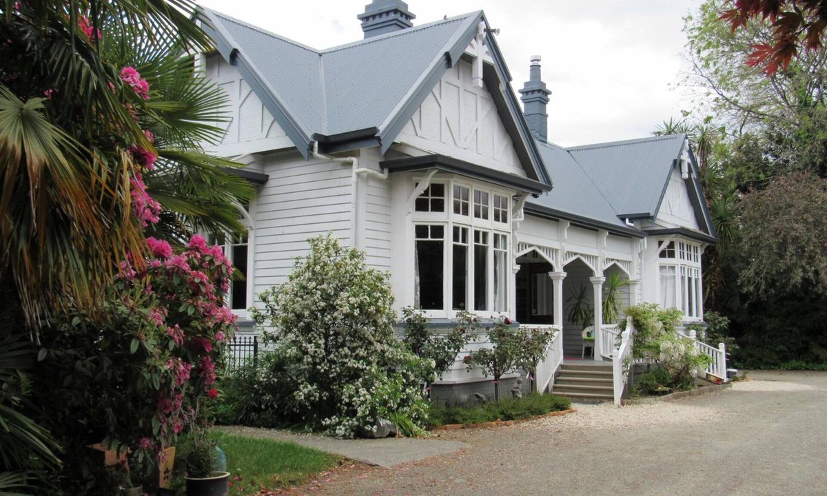 Motueka Hostel | The White Elephant Accommodation - Hostel
