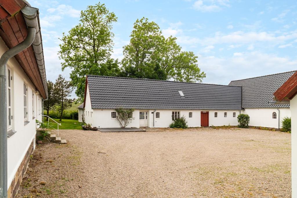 Skanderborg House | The white farm