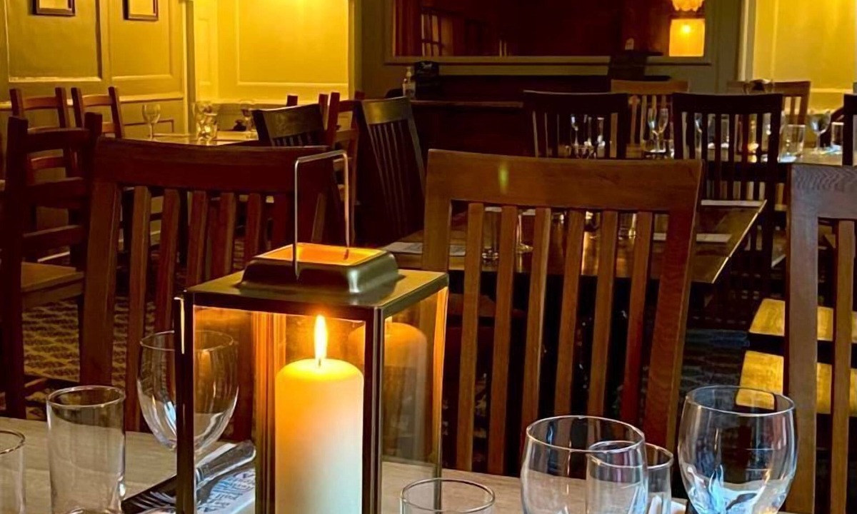 Whitchurch Hotel | The White Hart Arkells Pub Group