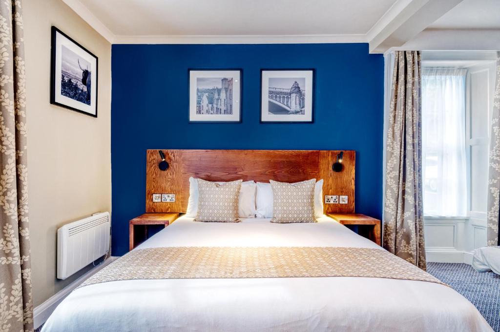Hook Hotel | The White Hart by Innkeeper's Collection