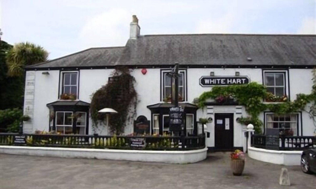 St. Keverne Hotel | The White Hart