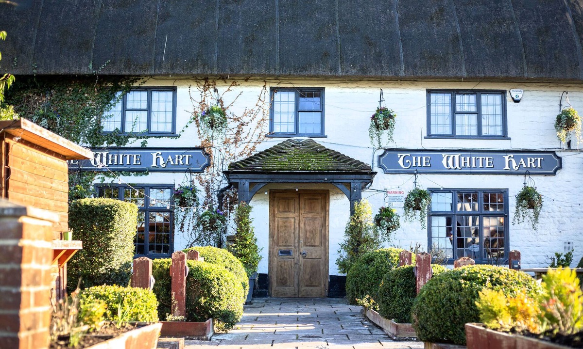 Wroughton Hotel | The White Hart