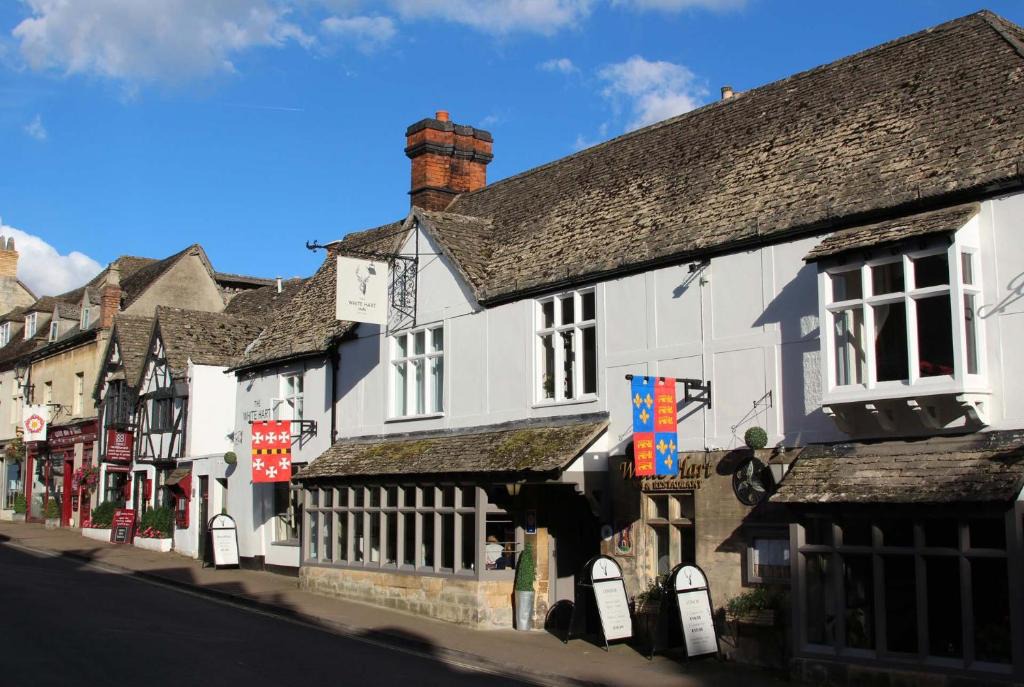 Winchcombe Hotel | The White Hart Inn