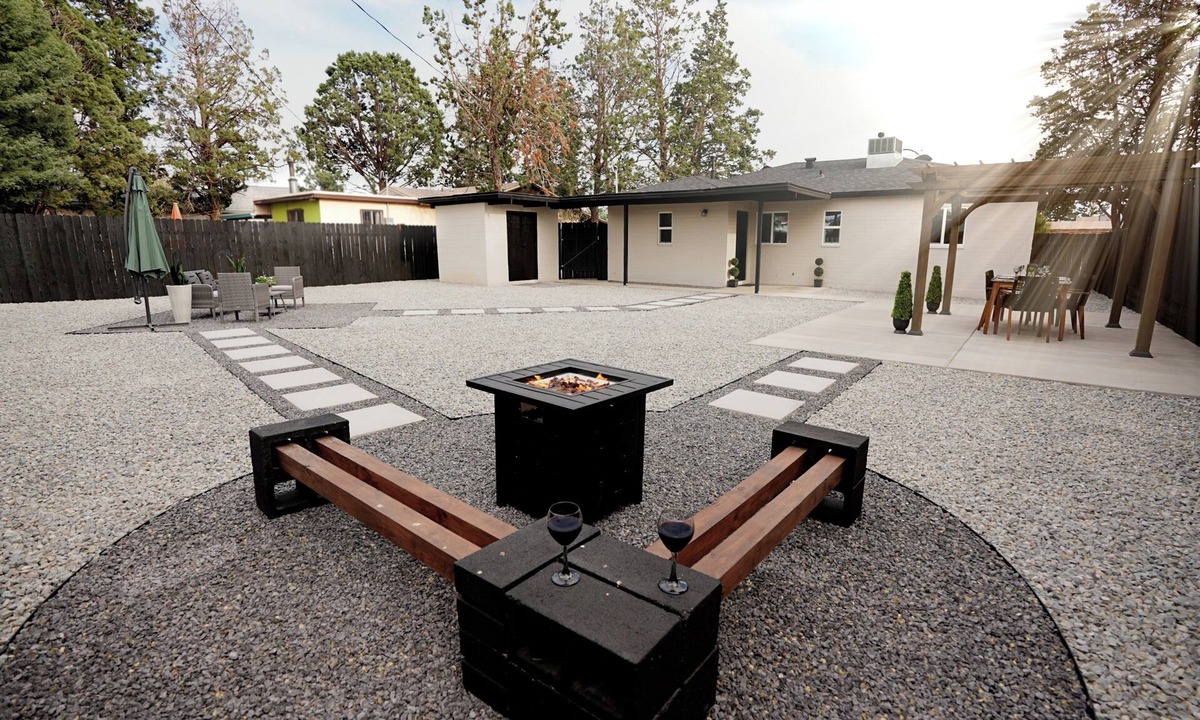 Northeast Heights House | The White House. Stylish Uptown Retreat near Dining & Shopping