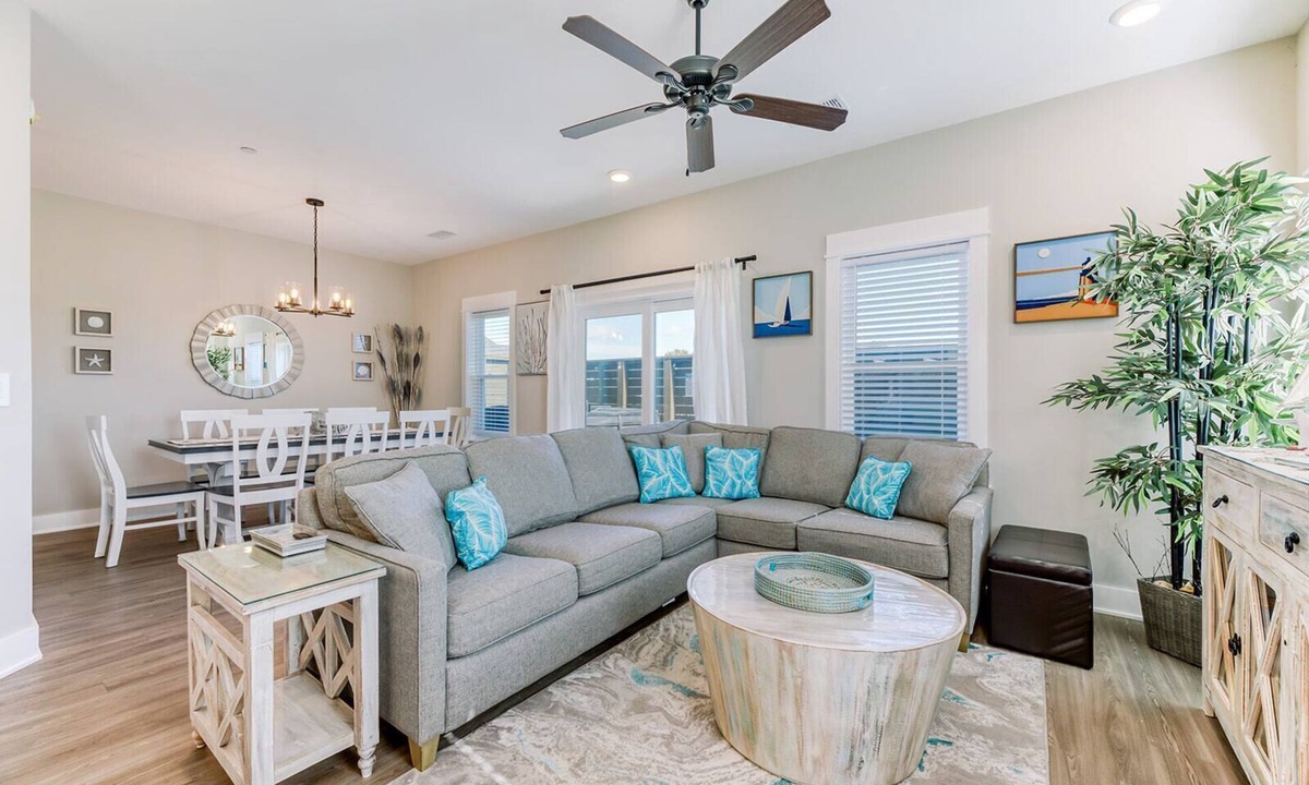 Corolla Light Condo | The White Pearl A Modern 3 Bed w/Private Hot Tub!