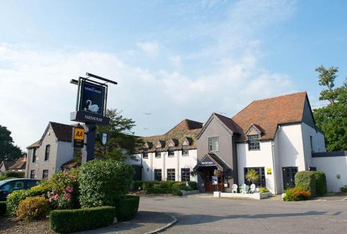 Arundel Hotel | The White Swan
