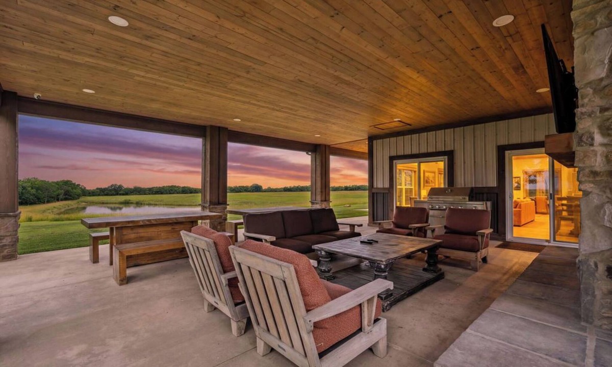 Princeton House | The Wilderness Ranch | Private 440-Acre Luxury Escape w/Hot Tub Outside of Kansas City