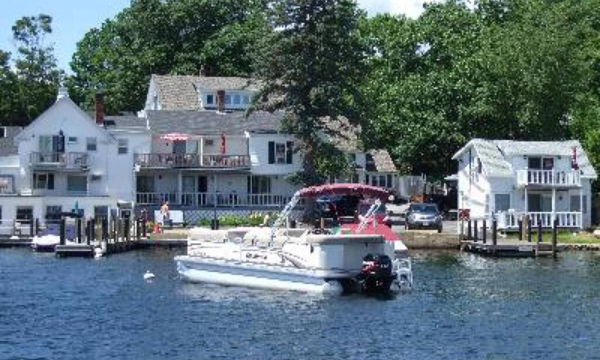 Wolfeboro Hotel | The Windrifter Resort