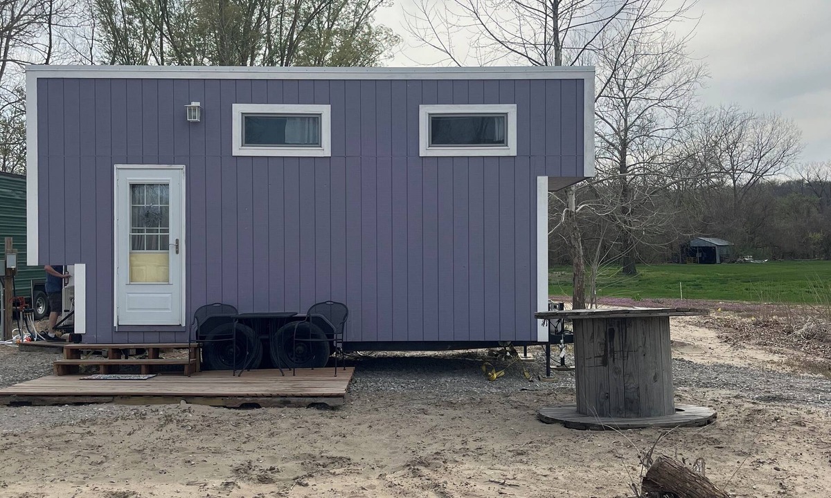 Bendena House | The Wisteria, Tiny Home Getaway