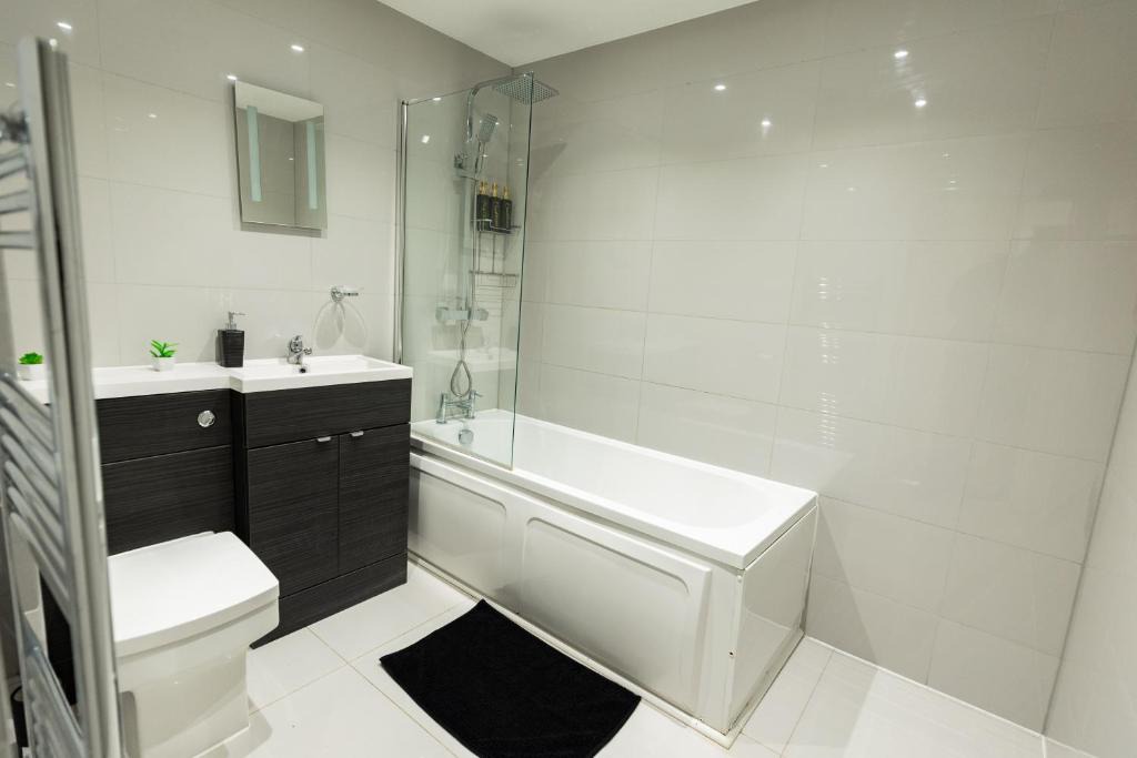 Wolverhampton Apartment | The Wolverhampton Retreat- Free Parking