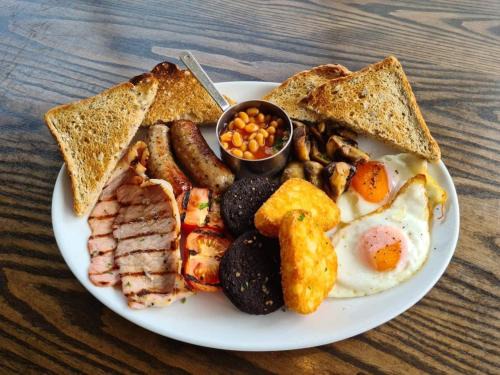 Twywell Hotel | The Woolpack Inn Islip