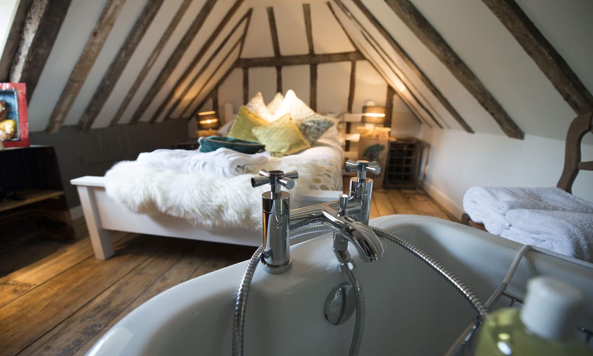 Wavehorne Hotel | The Woolpack Inn Warehorne