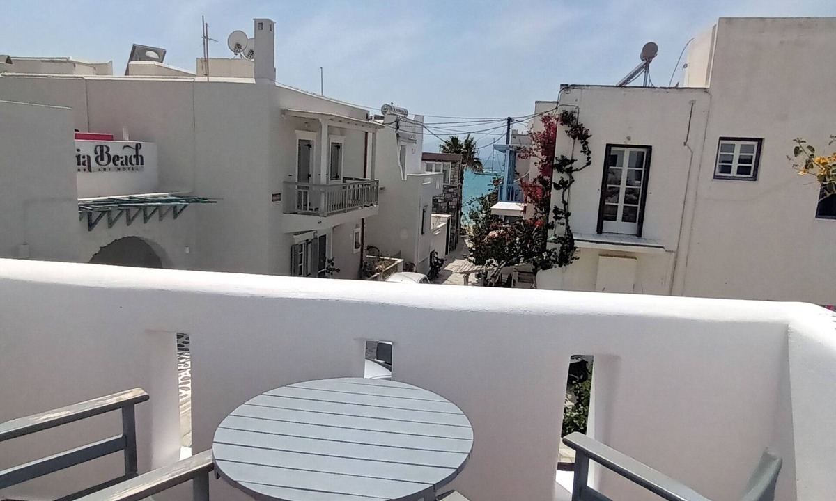 Agia Anna Apartment | THEOFANIS STUDIOS