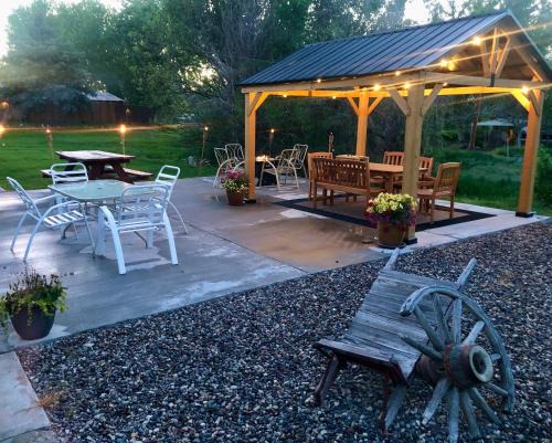 East Thermopolis House | Thermopolis Top Rated, Families, Pool Passes, One Minute To The Hot Springs, Location Perfect & Amenity Rich, Pup Friendly, Discover An Exceptional Wyoming Stay, Thermopolis River Walk Home at Hot Springs State Park, 'Where Families and Fisherman Stay'