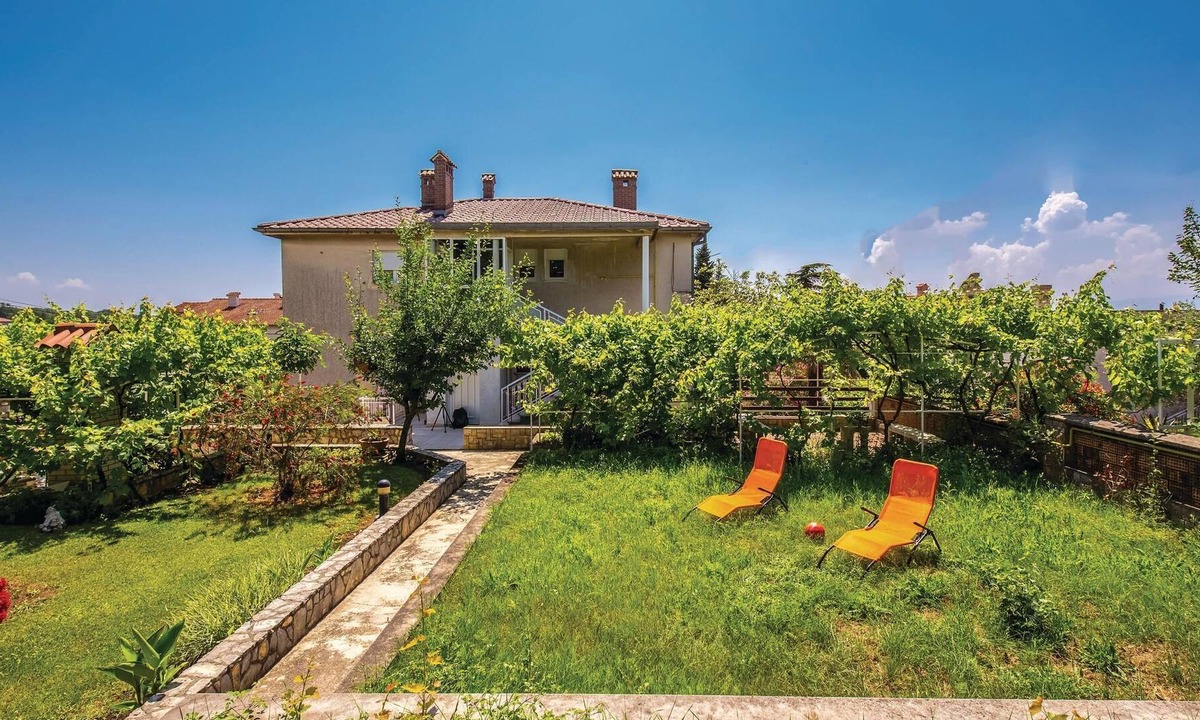 Zurkovo Apartment | These functional apartments are located in Kostrena, not far from the town of Crikvenica.
