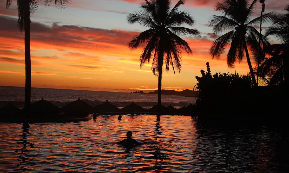 Ixtapa Condo | This 2200sf Unit is steps from the beach and includes stunning sunset views.
