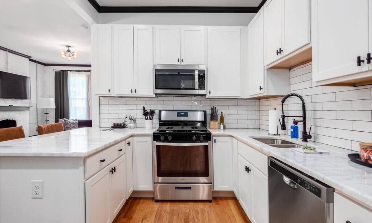 Victorian Village Apartment | This apartment is a 1 bedroom(s), 1 bathrooms, located in Columbus, OH.