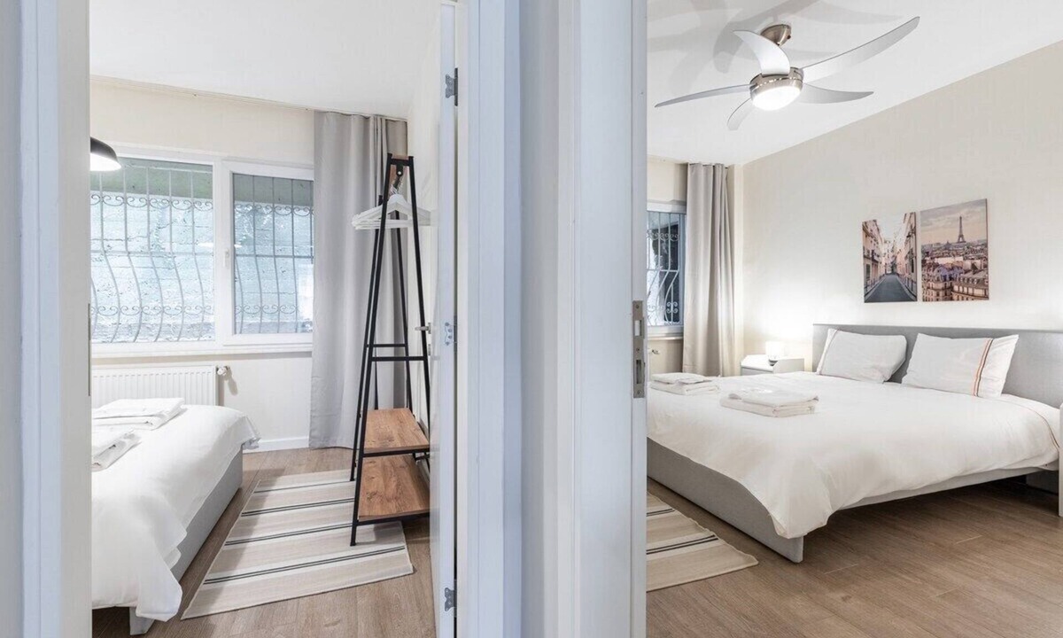 Bebek Apartment | This apartment is a 2 bedroom(s), 1 bathrooms, located in Beşiktaş, İstanbul.