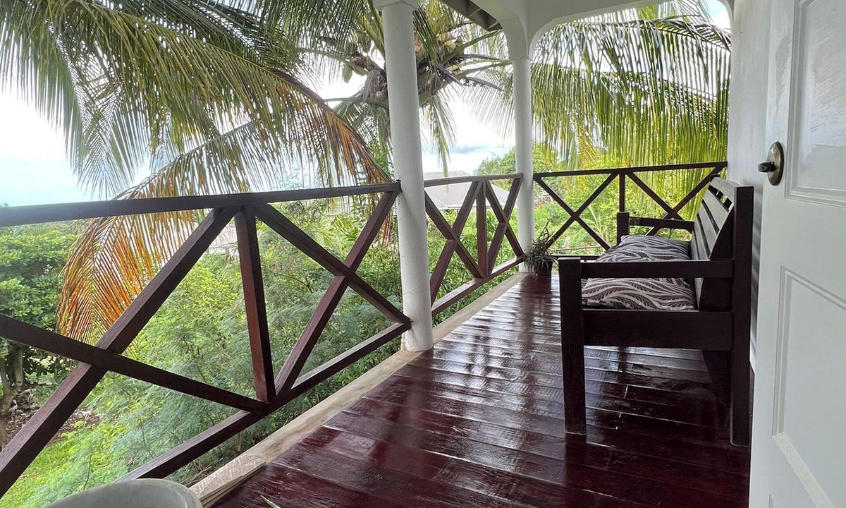 West Coast House | This apartment is ideal for rejuvenating from life's pressure