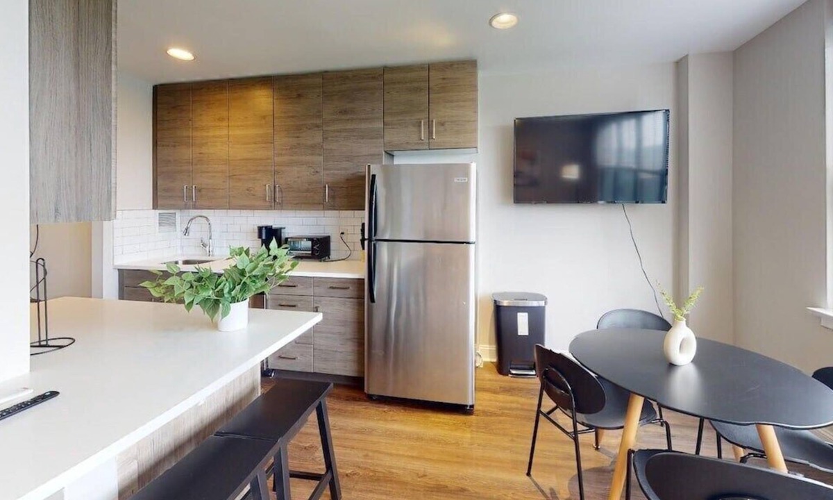 East Falls Apartment | This apartment is a 2 bedroom(s), 1 bathrooms, located in Philadelphia, PA.