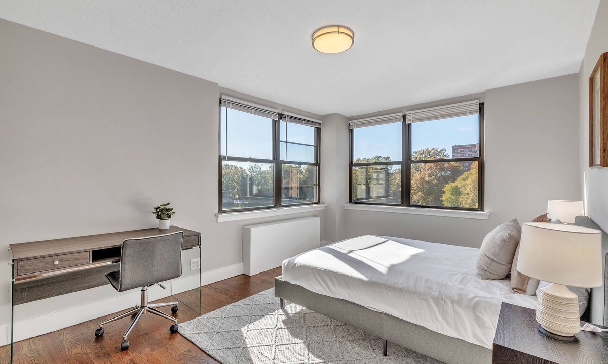 East Falls Apartment | This apartment is a 2 bedroom(s), 1 bathrooms, located in Philadelphia, PA.