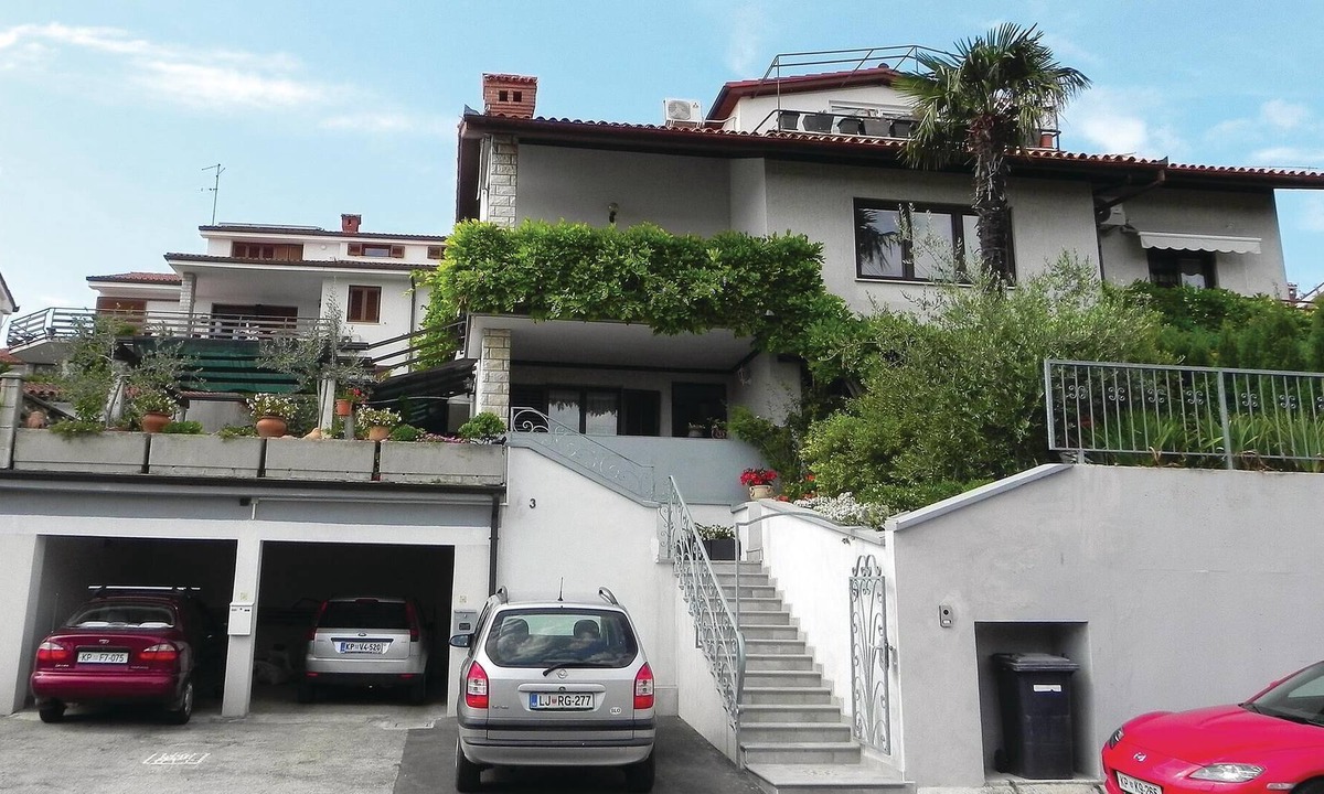 Piran Apartment | This beautiful and simply furnished apartment is located on the first floor of a family house in the