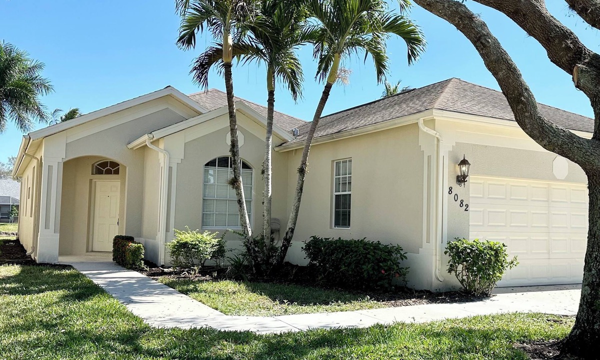 Naples House | This beautiful home with short drive to the beach.