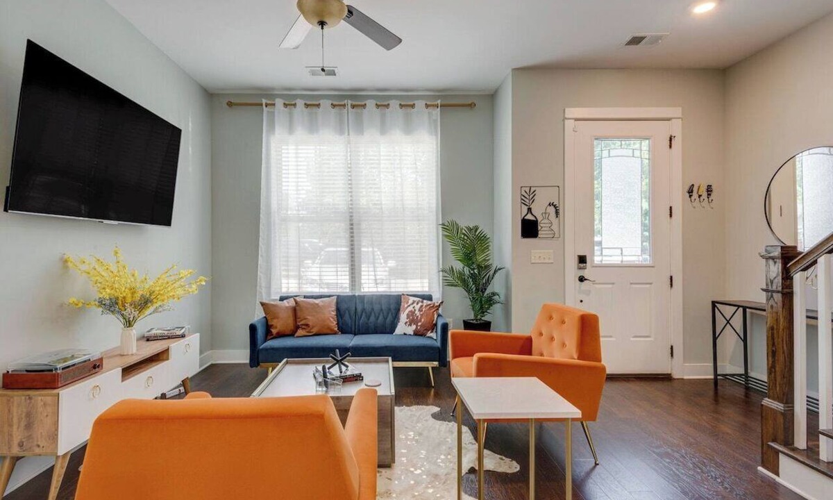 Inglewood Condo | This condominium is a 2 bedroom(s), 2.5 bathrooms, located in Nashville, TN.